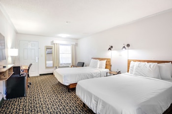 Standard Room, 2 Double Beds, Non Smoking