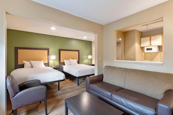 Suite, 2 Queen Beds, Non Smoking (Micfridge)