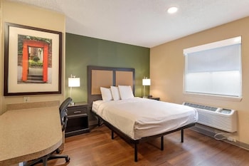 Suite, 1 Queen Bed, Non Smoking (Micfridge)