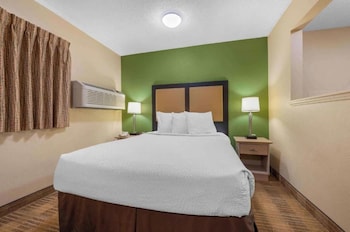 Room, 1 Queen Bed, Non Smoking (Micfridge, Sofa Bed)
