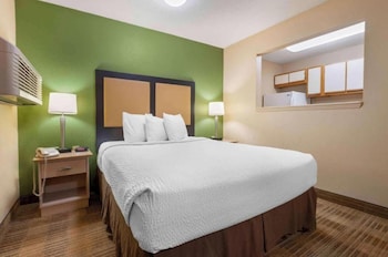 Room, 1 Queen Bed, Non Smoking (Micfridge, Sofa Bed)