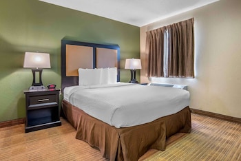 Suite, 1 Queen Bed, Non Smoking (Micfridge)