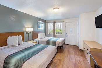 Suite, 2 Queen Beds, Non Smoking