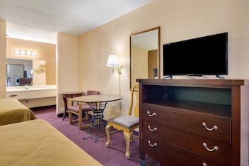 Standard Room, 2 Queen Beds, Non Smoking