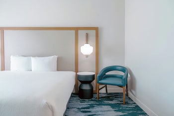 Room, 1 King Bed (Mobility Accessible, Roll-In Shower)