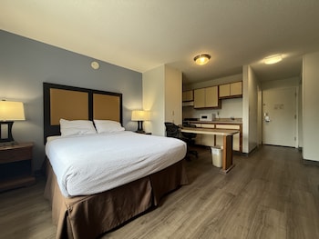 Standard Room, 1 Queen Bed, Non Smoking