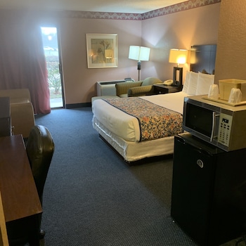 Standard Room, 1 Queen Bed, Non Smoking