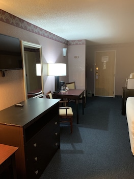 Standard Room, 2 Queen Beds, Non Smoking