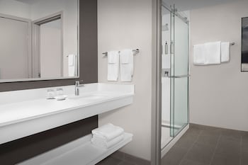 Suite, 1 Bedroom (Hearing Accessible)