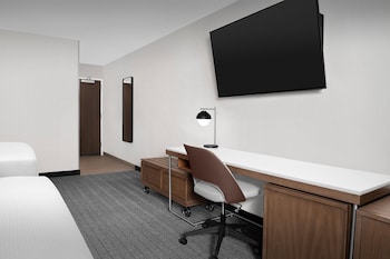Room, 2 Queen Beds (Mobility/Hearing Accessible, Tub)