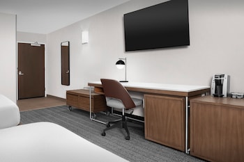 Room, 2 Queen Beds (Mobility/Hearing Accessible, Tub)