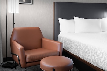 Room, 2 Queen Beds (Mobility/Hearing Accessible, Tub)