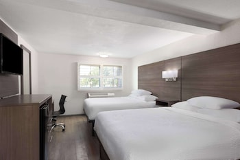 Room, 2 Queen Beds, Non Smoking (Pet-friendly)