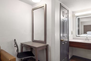 Suite, Multiple Beds, Non Smoking