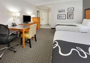 Room, 2 Double Beds, Non Smoking, Pool View