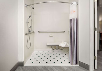 Room, 2 Double Beds, Accessible, Non Smoking (Mobility, Tub w/Grab Bars)