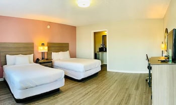 Standard Room, 2 Double Beds, Smoking