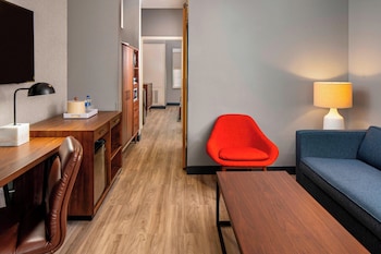 Suite, 1 King Bed