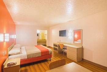 Standard Room, 1 King Bed, Smoking