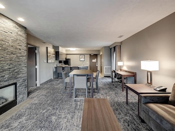 Presidential Suite, 1 King Bed, Non Smoking, Fireplace