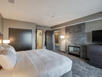 Presidential Suite, 1 King Bed, Non Smoking, Fireplace