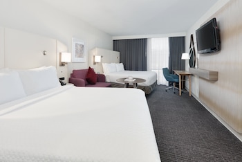 Standard Room, 1 King Bed, Accessible (Mobility)