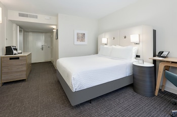 Standard Room, 1 Queen Bed, Accessible (Mobility, Roll Shwr)