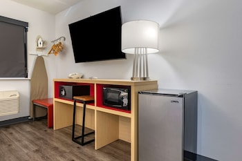 Standard Room, 1 Queen Bed, Non Smoking