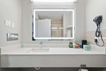 Deluxe Room, 2 Double Beds, Non Smoking, Microwave