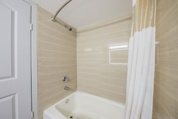 Deluxe Room, 2 Double Beds, Non Smoking, Microwave