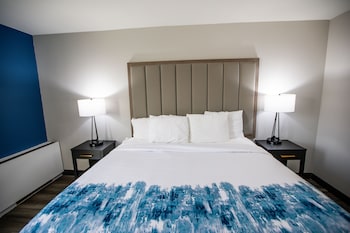 Suite, 1 King Bed, Non Smoking (Tub with Grab Bars)