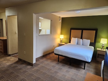Standard Room, 1 Queen Bed, Non Smoking