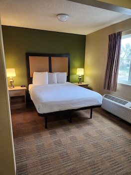 Standard Room, 1 Queen Bed, Non Smoking