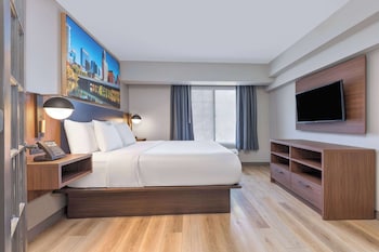 Suite, 1 King Bed, Non Smoking