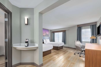 Deluxe Room, 2 Double Beds, Non Smoking