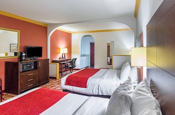Suite, 2 Queen Beds, Non Smoking (Upgrade)