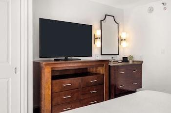 Suite, 2 Queen Beds (2 Rooms)