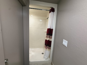 Deluxe Room, 1 Queen Bed, Non Smoking