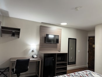 Deluxe Room, 1 King Bed, Non Smoking