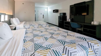 Deluxe Room, 2 Queen Beds, Non Smoking, Refrigerator & Microwave