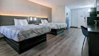 Deluxe Room, 2 Queen Beds, Non Smoking, Refrigerator & Microwave