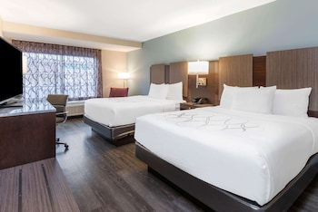Room, 2 Queen Beds, Non Smoking