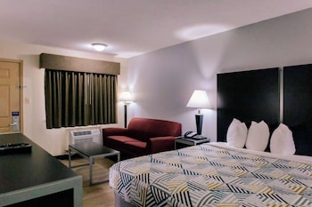 Standard Room, 1 King Bed, Non Smoking, Refrigerator & Microwave