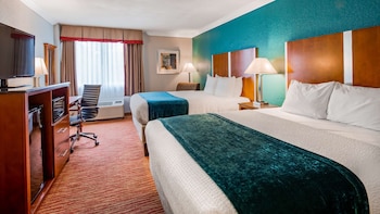 Suite, 2 Queen Beds, Non Smoking, Refrigerator & Microwave (with Sofabed)