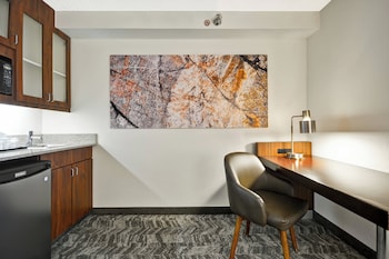 Suite, 2 Double Beds (Mobility/Hearing Accessible, Tub)