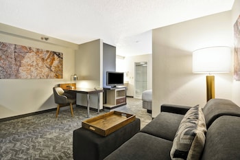 Suite, 2 Double Beds (Mobility/Hearing Accessible, Tub)