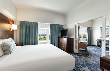 Suite, 1 King Bed, Non Smoking