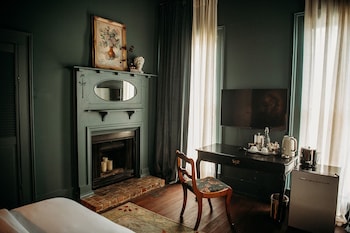 Classic Room, 1 Queen Bed
