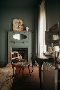 Classic Room, 1 Queen Bed