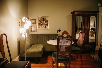 Family Single Room, 2 Queen Beds
